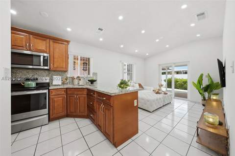 3171 W 78th St, Hialeah FL - photo 7 of 28