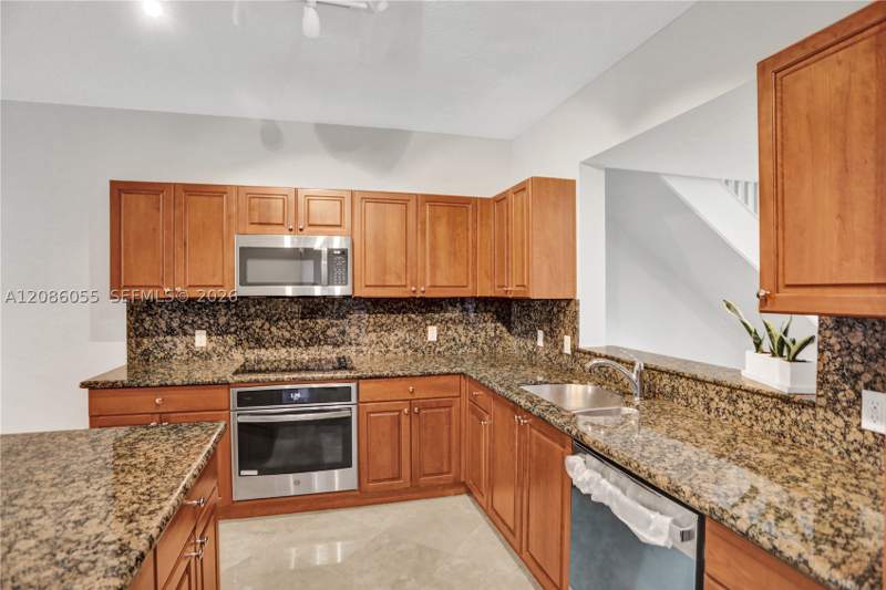 3 bedroom Condominium at 7564 SW 102nd St 211, The Reserve Of Pinecrest, Pinecrest — photo 5