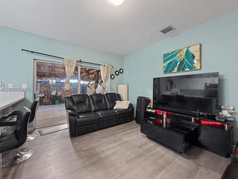 4 bedroom Townhouse at 396 NW 12th Pl, Forest Park Villas, Florida City — photo 2