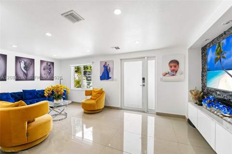 2934 NW 96th St, Miami FL - photo 10 of 17
