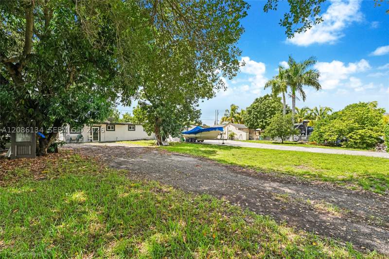 5 bedroom SingleFamilyResidence at 2934 NW 96th St, The Tropics Amd, Miami — photo 2