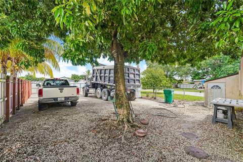 2934 NW 96th St, Miami FL - photo 7 of 17