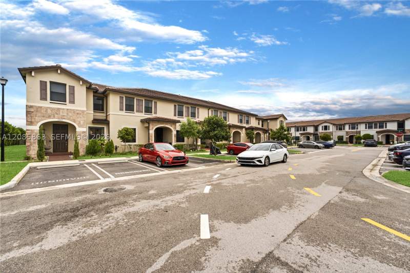 3 bedroom SingleFamilyResidence at 11467 W 34th Ct, Aquabella North, Hialeah — photo 3