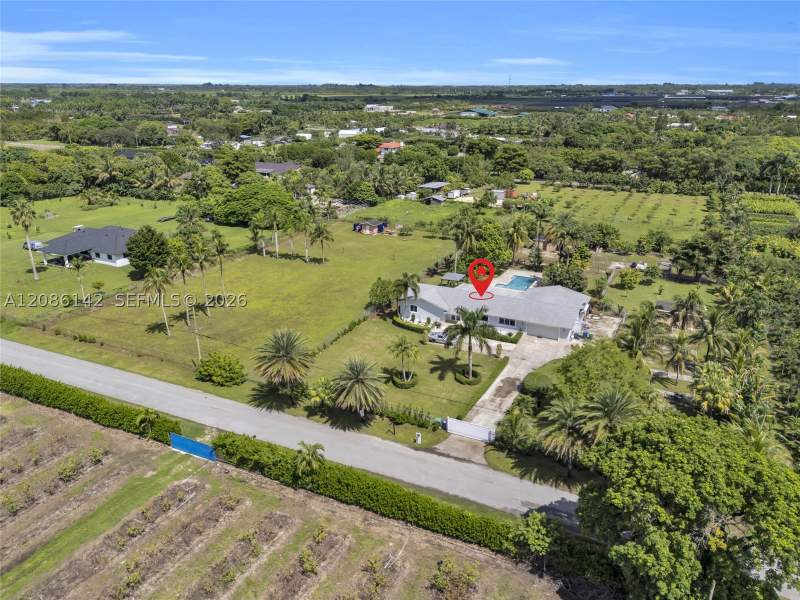 3 bedroom SingleFamilyResidence at 19245 SW 188th St, Redland, Miami — photo 2