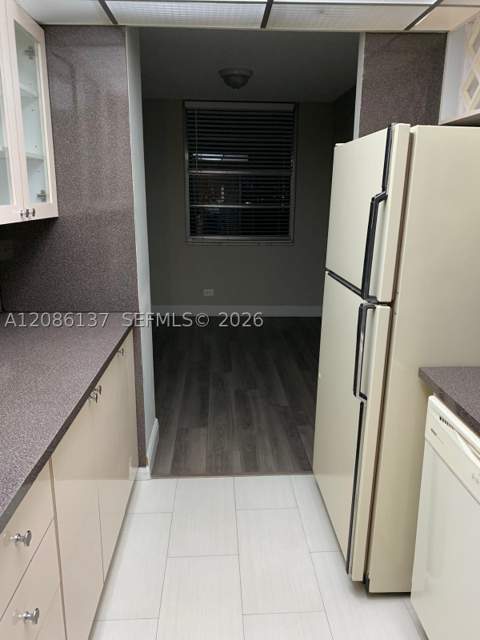 251 174 1601, Sunny Isles Beach FL - photo 12 of 28