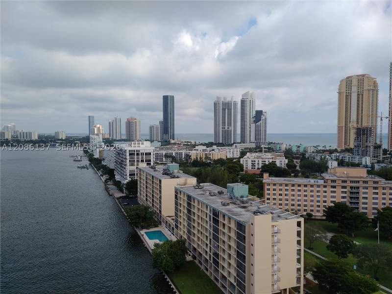 1 bedroom Condominium at 251 174 1601, Winston Towers 200, Sunny Isles Beach — photo 3
