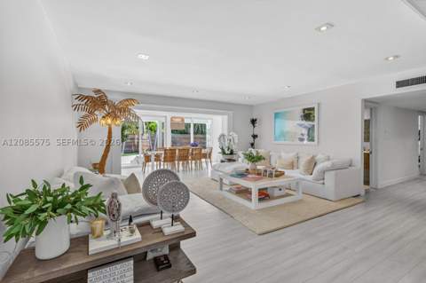 755 Curtiswood Dr, Key Biscayne FL - photo 7 of 41