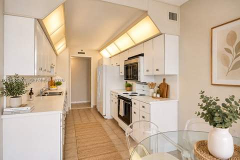 19500 Turnberry Way 23C, Aventura FL - photo 8 of 13