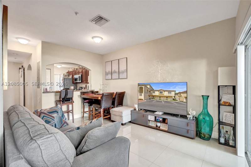2 bedroom Townhouse at 7985 NW 8th St 104A, Park Place At Midway Cond, Miami — photo 5