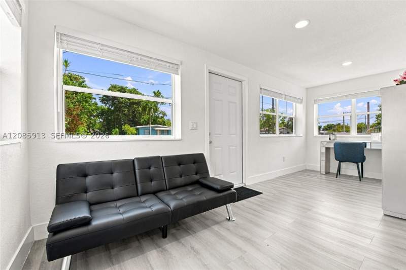 3 bedroom SingleFamilyResidence at 7026 NW 21st Ave, Para Villa Heights, Miami — photo 3