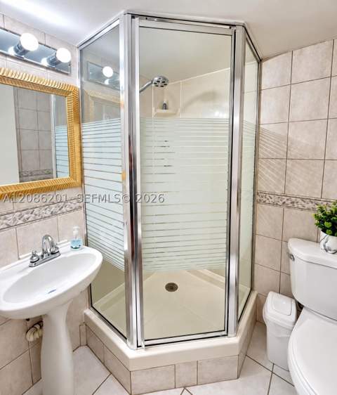 250 181st Dr 413, Sunny Isles Beach FL - photo 15 of 18