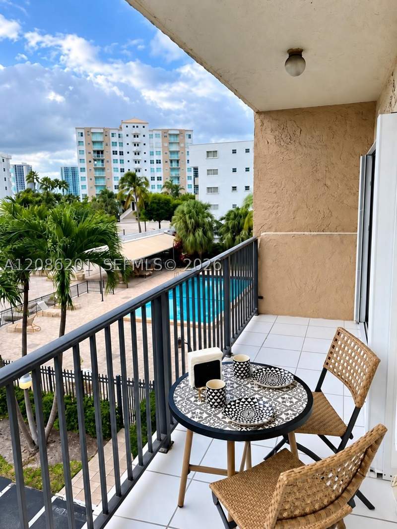 1 bedroom Condominium at 250 181st Dr 413, The Isles Condo, Sunny Isles Beach — photo 2