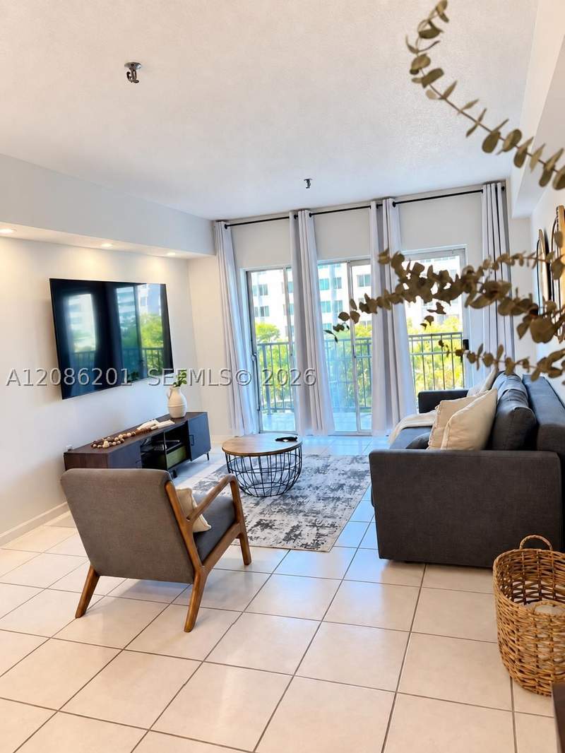 1 bedroom Condominium at 250 181st Dr 413, The Isles Condo, Sunny Isles Beach — photo 3