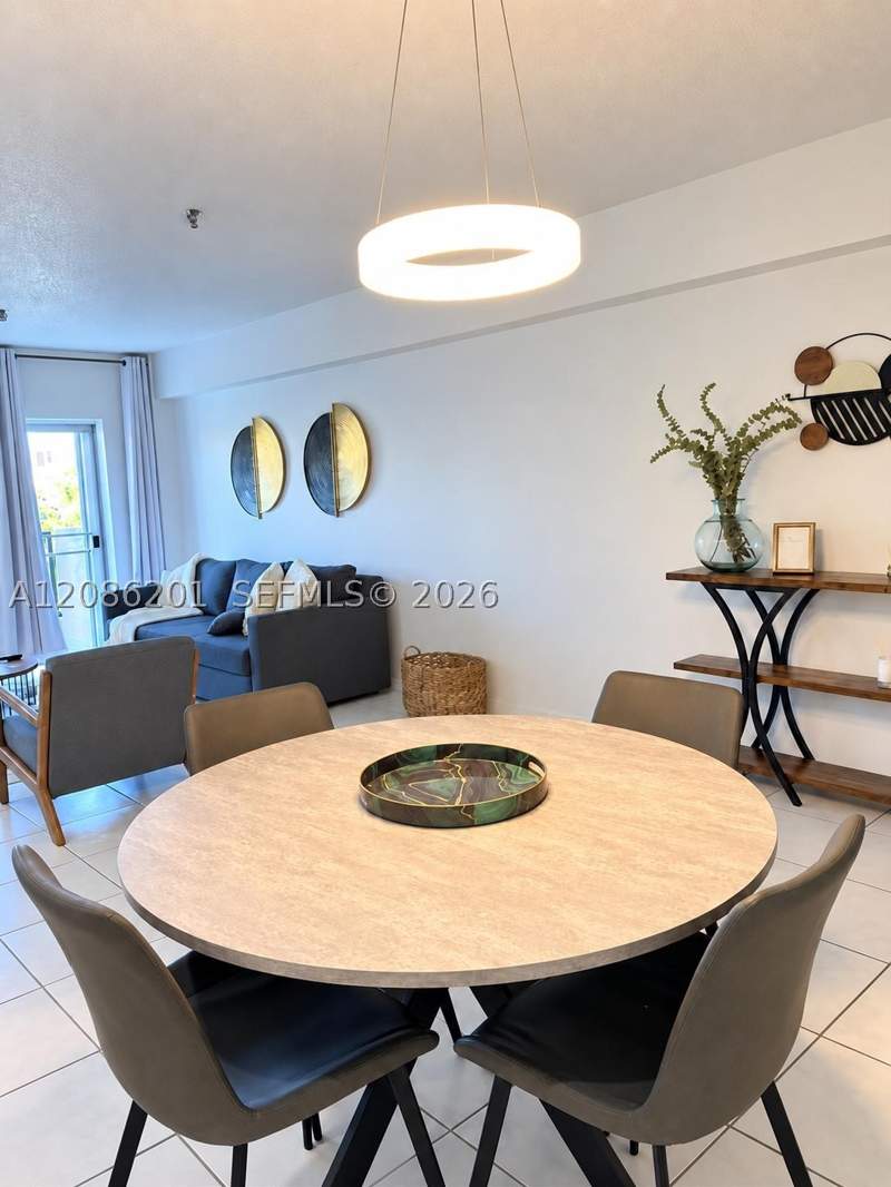 1 bedroom Condominium at 250 181st Dr 413, The Isles Condo, Sunny Isles Beach — photo 4