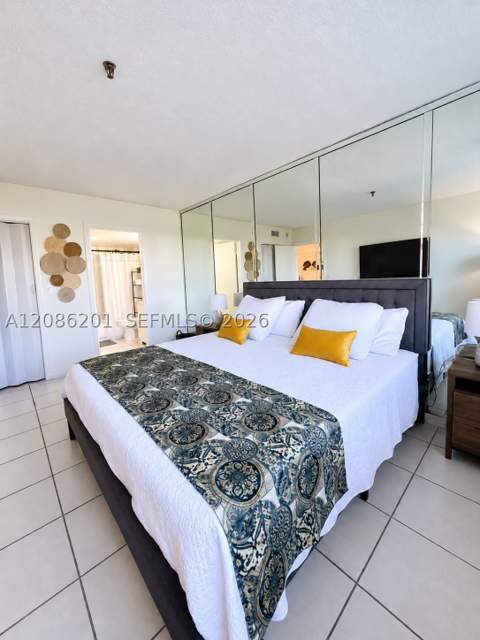 250 181st Dr 413, Sunny Isles Beach FL - photo 9 of 18