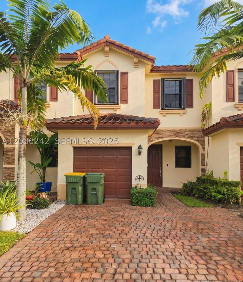 3 bedroom Townhouse at 175 SE 34th Ave, Baywinds Of Dominica And, Homestead — photo 2