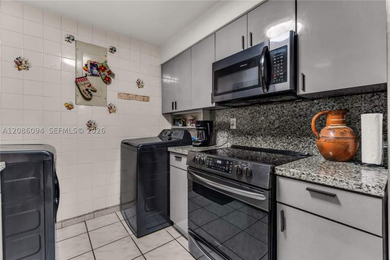 3 bedroom SingleFamilyResidence at 22 NW 108th Ct, West Flagler Estates Cond, Miami — photo 5