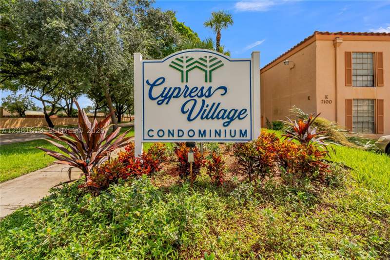 1 bedroom Condominium at 7110 Fairway Dr L12, Cypress Village Condo, Miami Lakes — photo 2