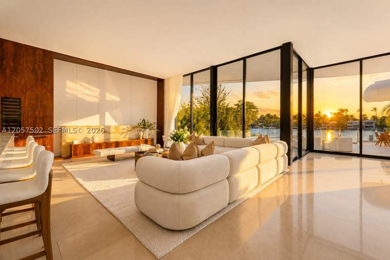 6 bedroom SingleFamilyResidence at 503 E Dilido Dr, Di Lido Island, Miami Beach — photo 2