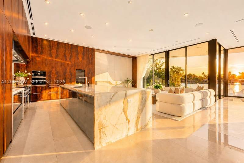 6 bedroom SingleFamilyResidence at 503 E Dilido Dr, Di Lido Island, Miami Beach — photo 5