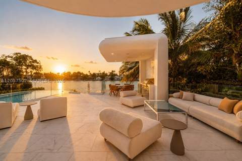 503 E Dilido Dr, Miami Beach FL - photo 8 of 32