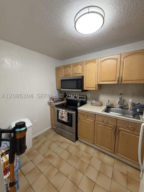 8095 NW 8th St 402, Miami FL - photo 13 of 16