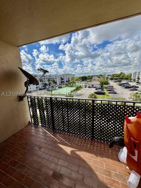 8095 NW 8th St 402, Miami FL - photo 8 of 16