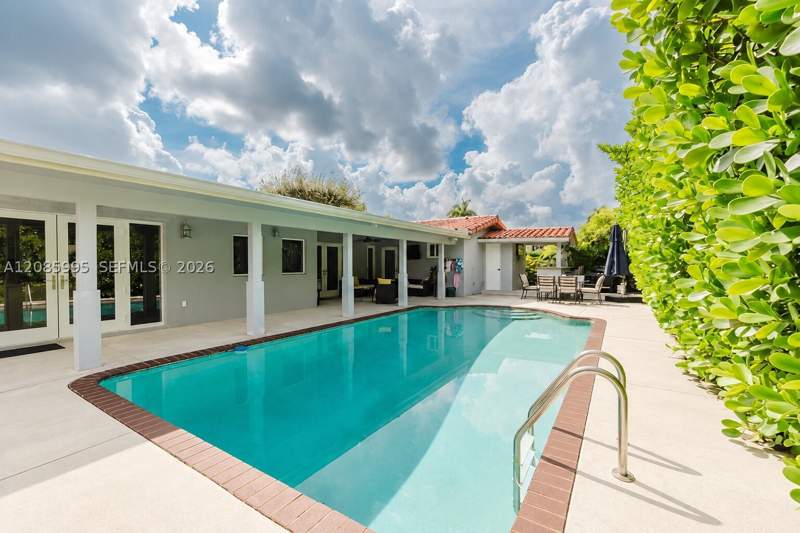 4 bedroom SingleFamilyResidence at 1732 SW 103rd Pl, 3rd Addn To Westbrooke Su, Miami — photo 2