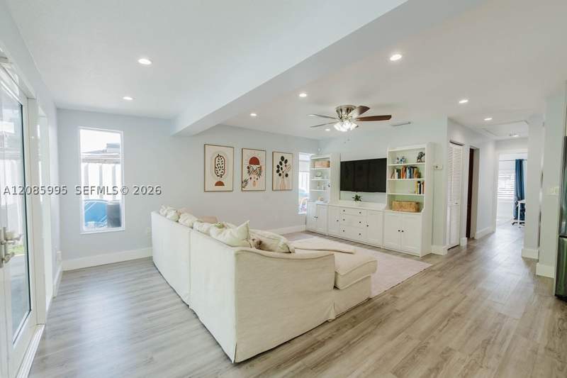4 bedroom SingleFamilyResidence at 1732 SW 103rd Pl, 3rd Addn To Westbrooke Su, Miami — photo 4
