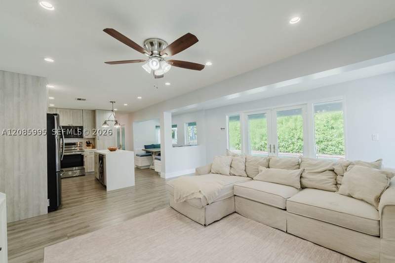 4 bedroom SingleFamilyResidence at 1732 SW 103rd Pl, 3rd Addn To Westbrooke Su, Miami — photo 5