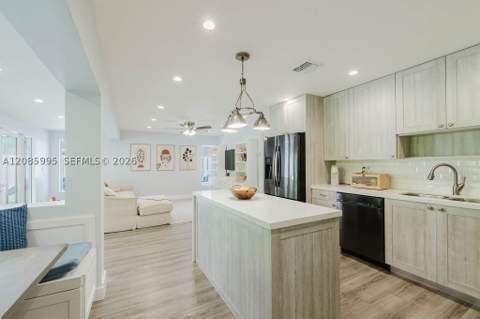 1732 SW 103rd Pl, Miami FL - photo 7 of 22