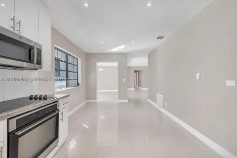 12015 NE 7th Ave, Biscayne Park FL - photo 10 of 66
