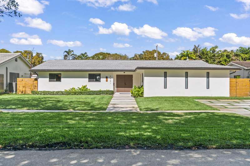 5 bedroom SingleFamilyResidence at 2451 NE 199th Street, County Squire Estates Sec, Miami — photo 4