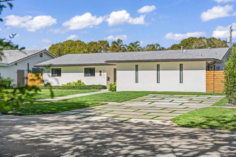 5 bedroom SingleFamilyResidence at 2451 NE 199th Street, County Squire Estates Sec, Miami — photo 5