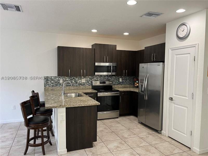 4 bedroom Townhouse at 1444 SE 24th Ter, Keys Garden, Homestead — photo 4