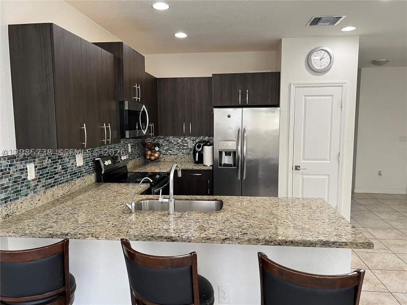 4 bedroom Townhouse at 1444 SE 24th Ter, Keys Garden, Homestead — photo 5