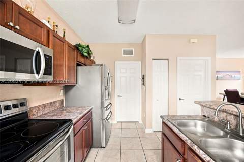 2300 NE 3rd Ct, Homestead FL - photo 12 of 25