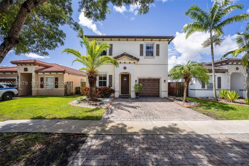 4 bedroom SingleFamilyResidence at 2300 NE 3rd Ct, Atlantis At Oasis, Homestead — photo 2