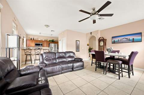 2300 NE 3rd Ct, Homestead FL - photo 8 of 25