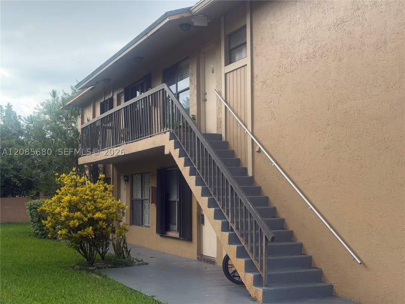 2 bedroom Condominium at 6730 W 26th Ct 11-15, Lago Grande One Condo, Hialeah — photo 4