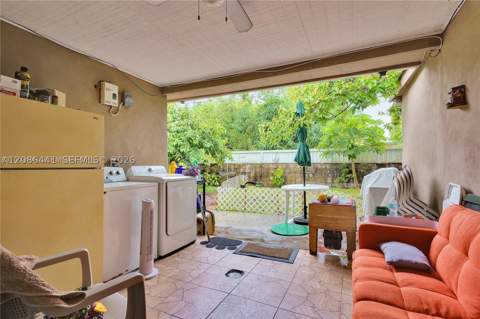 9460 NW 35th Ct, Miami FL - photo 10 of 48