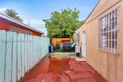 9460 NW 35th Ct, Miami FL - photo 15 of 48