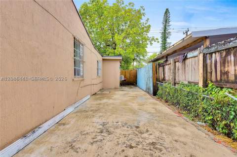 9460 NW 35th Ct, Miami FL - photo 9 of 48