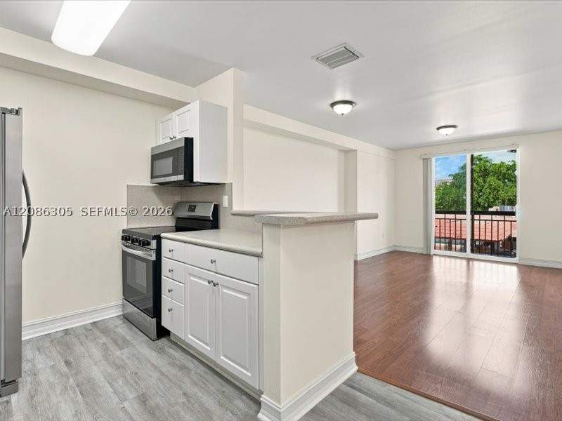 1 bedroom Condominium at 2501 SW Douglas Rd 202, Douglas Place Condo, Miami — photo 5