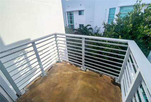 7744 Collins Ave 19, Miami Beach FL - photo 9 of 16