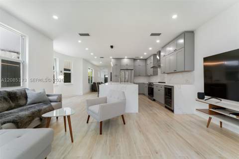 3125 Paola Dr, Miami FL - photo 10 of 28
