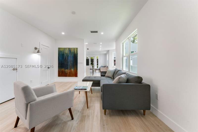 3 bedroom Townhouse at 3125 Paola Dr, Arboretum In The Grove Co, Miami — photo 2