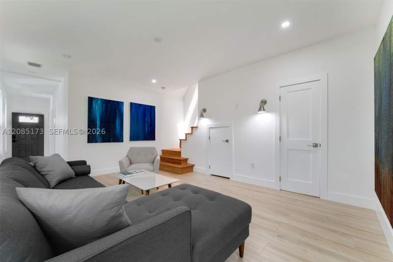 3 bedroom Townhouse at 3125 Paola Dr, Arboretum In The Grove Co, Miami — photo 4