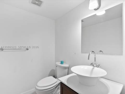 3675 N Country Club Dr 1607, Aventura FL - photo 11 of 16