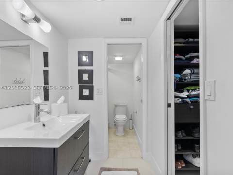 3675 N Country Club Dr 1607, Aventura FL - photo 14 of 16